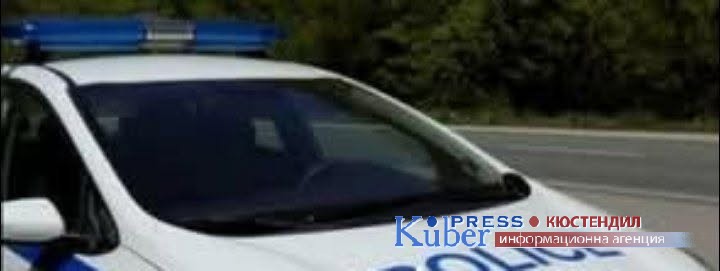 Полицай е с лека телесна повреда при опит управител на фирма да избяга от полиция в Търновлаг